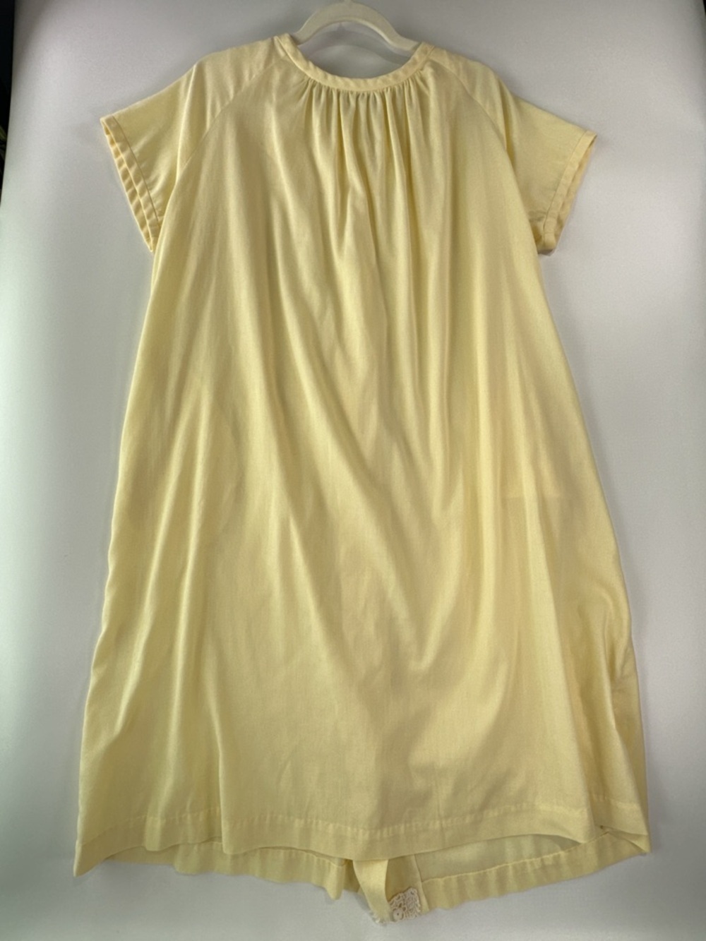 Styled By Saybury Vintage Nightgown Lace Trim Pearl Button Pastel Yellow Large - Picture 3 of 8